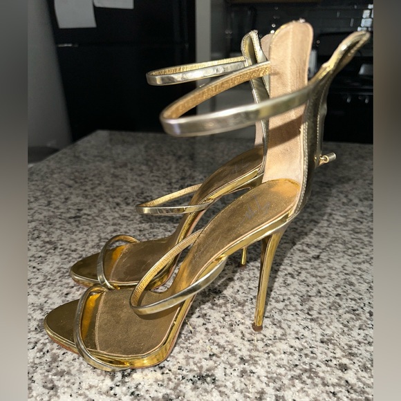 Giuseppe Zanotti Harmony 120mm Heels in Gold - Picture 3 of 3